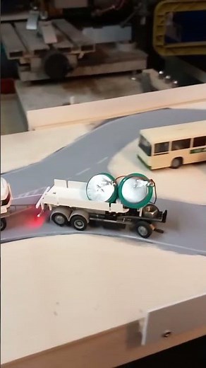 Faller Car System 163703 Selbstbau mit automatischem Bremslicht, erste Testfahrten.