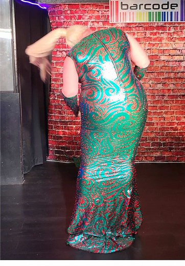 Watch me sling my hair! #rupaulsdragrace #dragqueen #dragqueenmakeup #performance #imadethis #plussizequeen #hairflip