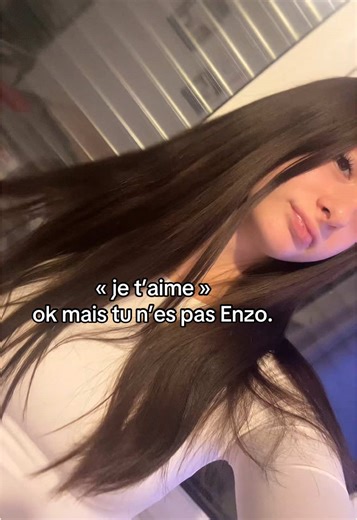 Je t'aime mais tu n'es pas lui : Amours contrariés