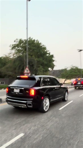 Cubana chief prist on his series II Rolls Royce 😳🤯