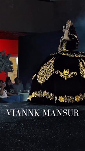 3.4K views · 7K reactions | VICTORIA ES EL ORGULLO DE MÉXICO! ✨ Crea tu propio vestido con un orgullo Mexicano en tus deseos!.. ✨ • #quinceañera #quince #xv #charro #méxico #charros #mariachi #mexico #xvdress #xvaños #quinceaños | Viann'k Mansur | Facebook