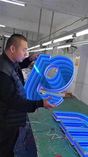 I'm still hesitating what kind of signboard to use.#3dprinter #divides #signmaking #lamp