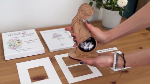 Heart's Sign Baby Ultrasound Photo Frame - Sonogram Frame Gift for Pregnant Women | Pregnant Wife Gifts From Husband | Expecting Mom Gift for Pregnant Friend