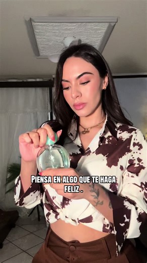 Este aroma es tan especial para mí por que fue al perfumen que me acompañó tantos años en mis inicios #creatorsearchinsights #nenaguzman #musica