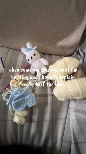#crochetvsknit #knittingmachine #knittingtutorial #knittingtiktok #crochetersoftiktok