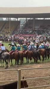 Levi Simpson and Ryan Motes go 4.6 on the Pendleton grass to take the lead in Round 2 🔥 Second Round Results and Current Average Leaders: Second round leaders: 1. Levi Simpson/Ryan Motes, 4.6 seconds; 2. Tyler Wade/Trey Yates, 4.9; 3. (tie) Shawn Bird/Zachary Schweigert and Coleman Proctor/Logan Medlin, 5.2 each; 5. Quinn Kesler/Max Kuttler, 5.5; 6. Jr. Dees/Levi Lord, 5.6. Average leaders: 1. Quinn Kesler/Max Kuttler, 11.5 seconds on two head; 2. Tanner James/Jason Johe, 11.6; 3. Joshua Torres