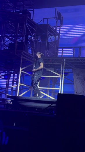 Jennifer's Body Live in Paris: A Concert Experience