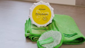 496 reactions · 750 shares | Das ist Balsam auf alle geschundenen Koch-Seelen: Unser Video zeigt euch, wie ihr mit dem JEMAKO Zitronenbalsam in null komma nix das Kochfeld vom Herd reinigen könnt.  Auch geeignet für SCHOTT CERAN®! ✅ | JEMAKO | Facebook