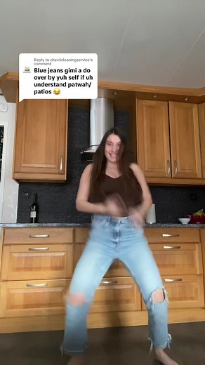 Colorful and Stylish Blue Jeans Outfit Ideas for Dancing Talents