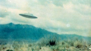 Von UFOs und Aliens : Was steckt hinter unerklärlichen Flugobjekten? | BR.de