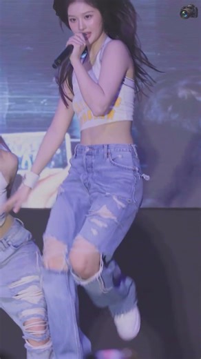 Sullyoon 설윤 Slowmotion 4x