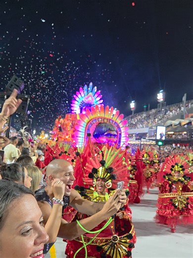 the greatest show on earth for a reason 🥹🥹 #riodejaneiro #carnaval #solotravel #riocarnaval