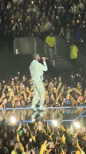 Clash @Santan #dave #theboywhoplayedtheharp #theo2 #clash