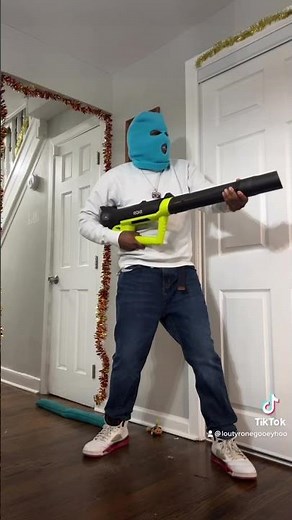 Home Alone pizza shooting scene