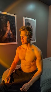 Here’s what the science says about massage therapy💆🏼‍♂️💪🏼🙌🏼 I recently treated myself to a massage at @evolvewellnessatx in Austin, TX. First of all, it felt absolutely amazing. I felt like a new man both during and after my session. Massage therapy has become a crucial part of my monthly wellness regimen because I’m doing resistance training 6x per week, running 1-3x per week, and averaging 20,000 steps per day. I’m putting my body under an immense amount of physical stress, so I need thi