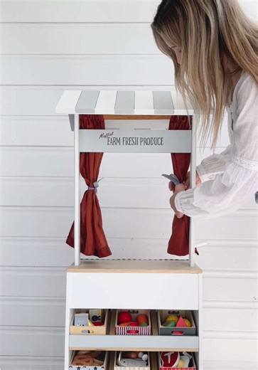 Exploring Farmers Market Fun with Puppet Theatre