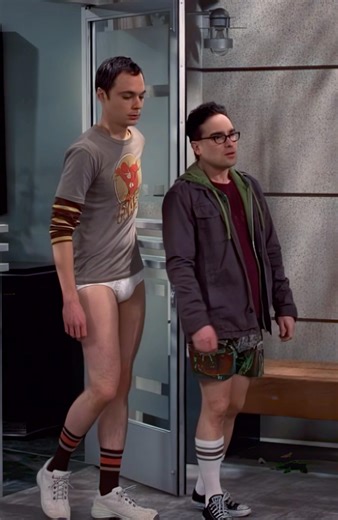 Penny’s ex-boyfriend makes Sheldon feel really awkward 😬