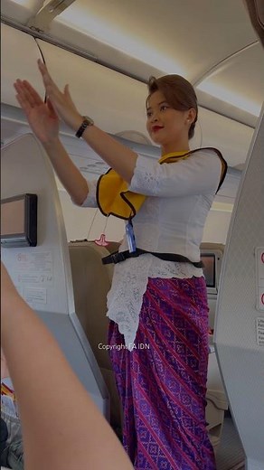 Pramugari Batik Air Safety Demonstration