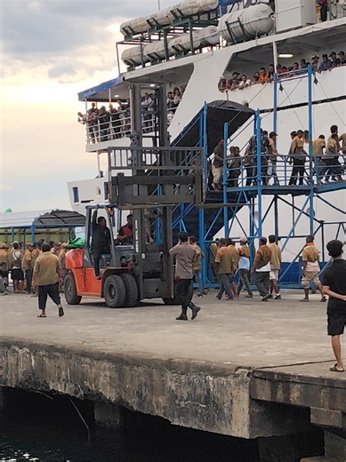 Buruh Pikul: Cerita Di Balik Kerja Keras