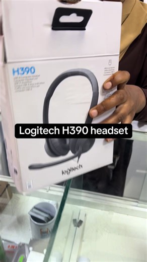 ⚡️ Logitech H390 USB Headset – Clear Calls, Comfortable Wear ⚡️ 🔋 Ideal for work, Zoom, Skype, or online classes. Plug-and-play USB headset with noise-canceling mic and crystal-clear sound. 🔹 Brand: Logitech 🔹 Model Number: H390 🔹 Connectivity: Wired via USB-A 🔹 Microphone: Adjustable noise-canceling mic 🔹 Controls: In-line volume and mute controls 🔹 Audio: Digital stereo sound 🔹 Comfort: Padded headband and plush ear cups 🔹 Compatibility: Windows, macOS, Linux – no drivers needed 🔹 Fu