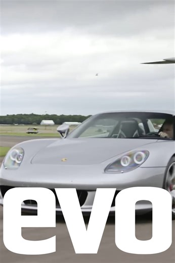 Porsche Carrera GT, a masterpiece of raw power and design