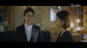 ไหน ใครเคยโดน พนักงานห้าง เหยียดแบบนี้บ้าง? 😠 #VIP #ดูได้ที่Viu ▶️ ตามไปดูฉากนี้คลิก VIP EP.3 ที่ Viu ฟรี >> http://bit.ly/323yi9J | Viu Thailand