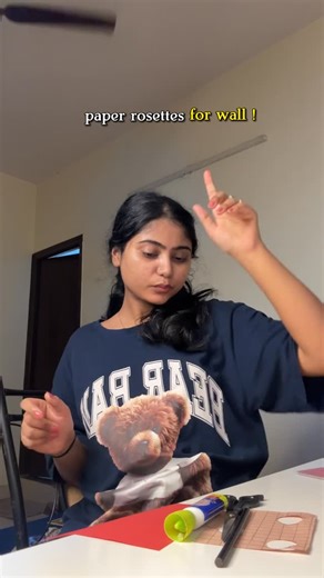 khushi🦋 on Instagram: "paper *rosettes 🌼✨🫰 #rosettes #papercraft #artandcrafts #wallpaperart #paperartwork #art #diywork #diypaperflowers #walldecor #decoration #handmade #navratri #diy"