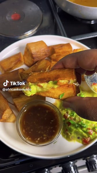 Delicious Fried Cassava with Guacamole Recipe