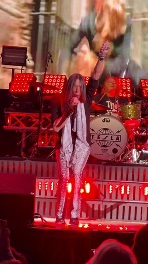 Tesla's Epic Performance of 'Modern Day Cowboy'