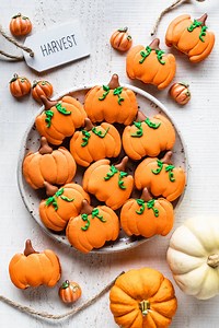 Pumpkin Macarons