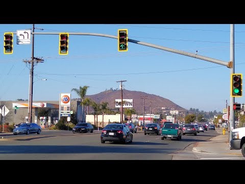 Very Old 3M Traffic Lights With New Yellow Backplates (2nd St & I-8 West)