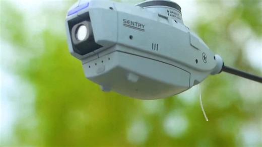 □ AI 搭載 Black Bee UAV – 軍事技術があなたの手に！ □