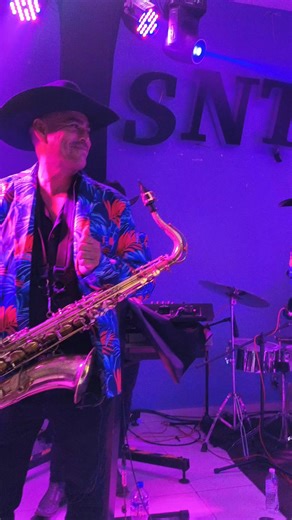 😓Es triste para mí, pero no importa ya, voy a pintar mi raya🦓 Me alejaré, te dejaré, que tengas suerte mi alma... #AyalaProMusic #BandaPokerDeAses #lamasjugada #EnVivo #Entretenimiento #musica | Banda Poker de Ases