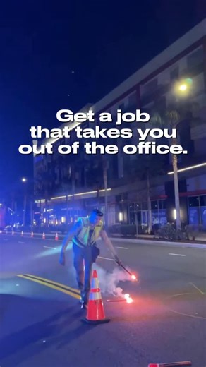 APD’s Traffic Control Assistants (TCAs) work at all of our major Anaheim venues and events to keep traffic moving safely and efficiently. You may have seen them directing traffic during Angels or Ducks games and around Disneyland! Apply by February 23rd at governmentjobs.com/careers/Anaheim This is a part-time position. Must be available to work assigned shifts, including weekdays, nights, weekends, holidays, and on-call as required. BENEFITS START FROM DAY ONE! - Bilingual pay for designated la