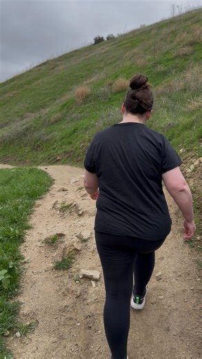 Heather Renee | Natural Weight Loss Journey on Instagram: "2026 hit different for me. Did it hit different for you? #weightlossjourney #running #trend #follow #fitness"