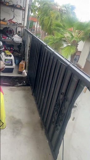 EcoFlow delta2max w 400w solar panel on balcony setup