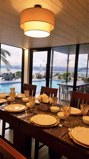 Lakeview 2 ❤️ Newly renovated overlooking DINING and VIDEOKE! Dine and sing your heart out and chill with your favorite people in our newly renovated overlooking dining area—now with videoke, aircon, and a perfect view of the pool, so you can watch the kids swim while you belt out your favorite tunes! | Lakeview Resort