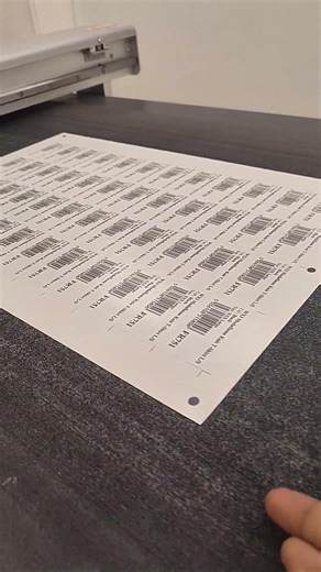 sticker cutting with cutting machine