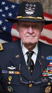303K views · 8.9K reactions | Lt. Gen. Hal Moore (1922~2017), commander of 1st Battalion, 7th Cavalry Regiment during the Battle of Ia Drang, at the United States Military Academy in May 10, 2010. #vietnam #MedalOfHonor #ArmyMedic #ThankYouForYourService #ArmyStrong #AmericanHero #FallenButNotForgotten #MilitarySacrifice #VeteranTribute #NeverForget #MilitaryHero #GreenBeret #HeroicActions | Lily's | Facebook