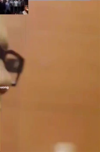 Triển bật chủ tịch