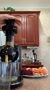 Watch Juicer demonstration w/mixed veggies and fruits on Amazon Live
