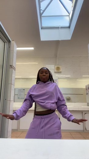 How to Trip Out Dance: A Tutorial for Fun Moves