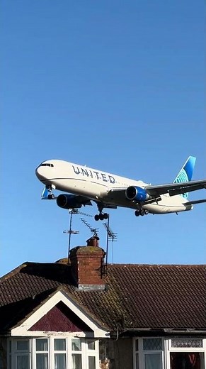 United Airlines UA920 Boeing 767-322 N672UA ORD to LHR #aviation #unitedairlines