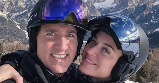 Katy Perry cuddles up with Justin Trudeau in new snaps