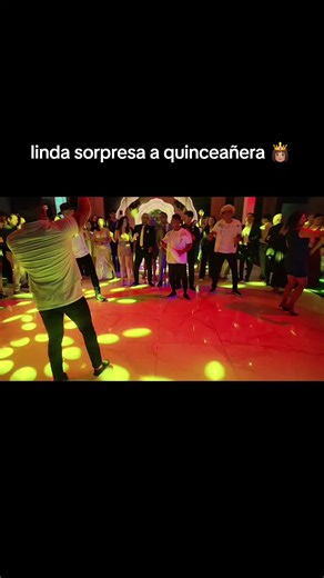 linda sorpresa de padres a quinceañera 👸🏽🎤🎶🥳 #15años