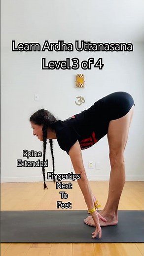Beginners Yoga Asana 🧘‍♀️ Level 3️⃣ of 4️⃣ 🧘‍♀️ Ardha Uttanasana