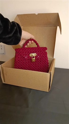 How to Make Beaded Bags with Pearls and Patterns