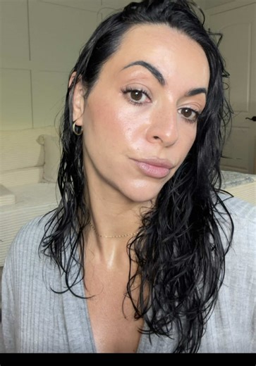 Part of your 40s glow-up is refreshing your routine…not more makeup, just makeup that works with your changing skin #womenover40 #midlifewomen #midlifeglowup #matureskinmakeup #makeupover40 @COVERGIRL baked luminous bronzer @Revlon Cosmetics color stay eye line @loréal paris usa Extensionist mascara &lip oil worth it & infallible clear brow @DanessaMyricksBeauty blurring liquid balm @Anastasia Beverly Hills mini blush and glow color tan/deep @tarte cosmetics freckle pen @makeupforever anywhere c