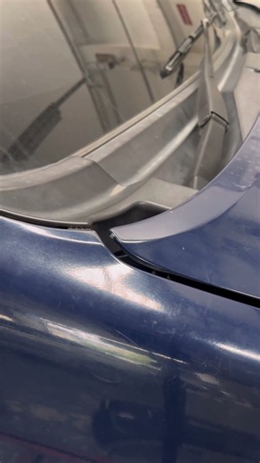 Pull the hood to restore the hinges.