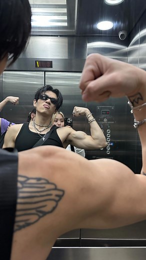 KIRE 凱爾 | 我是個歌手！I’m an artist dammit😂 | Instagram